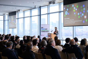 Alex Shalek speaks in front of seated audience